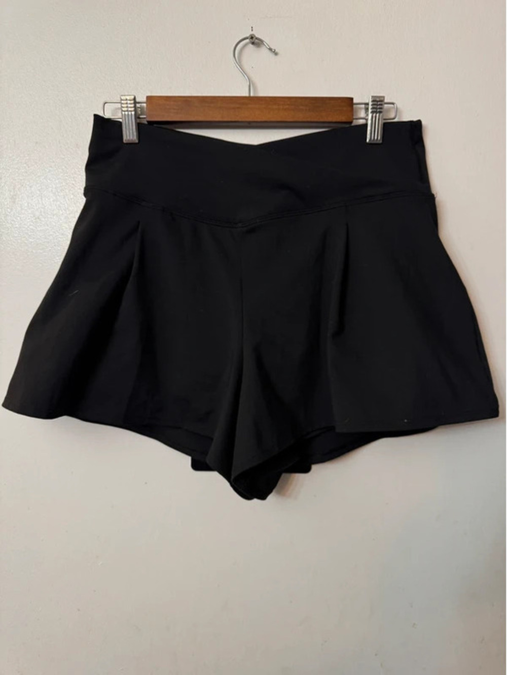 Yogalicious Lux Meredith Pleated Shorts Black Large